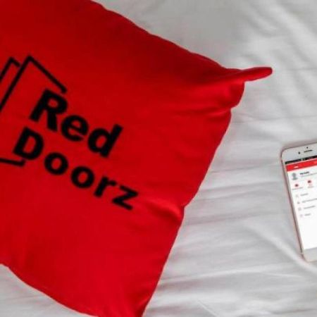 Reddoorz Plus @ Taman Siswa 3 Γιογκιακάρτα Εξωτερικό φωτογραφία