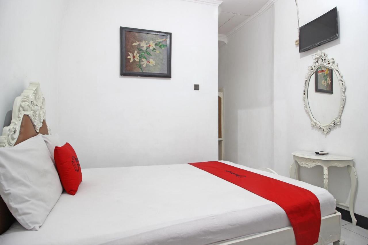 Reddoorz Plus @ Taman Siswa 3 Γιογκιακάρτα Εξωτερικό φωτογραφία